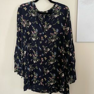 Long sleeve blue floral top, size 16 (plus)